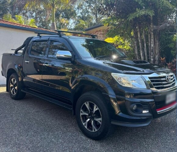 Toyota Hilux image 1