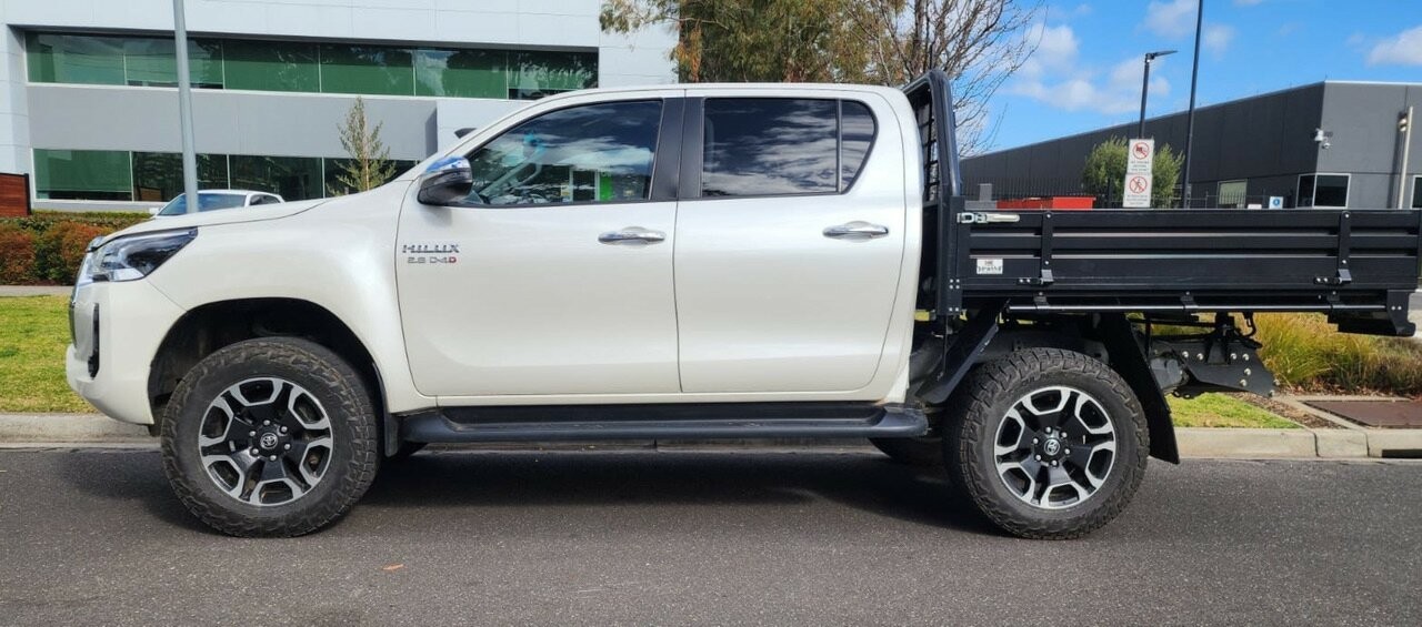Toyota Hilux image 1