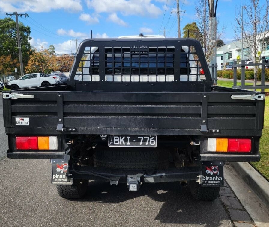 Toyota Hilux image 2