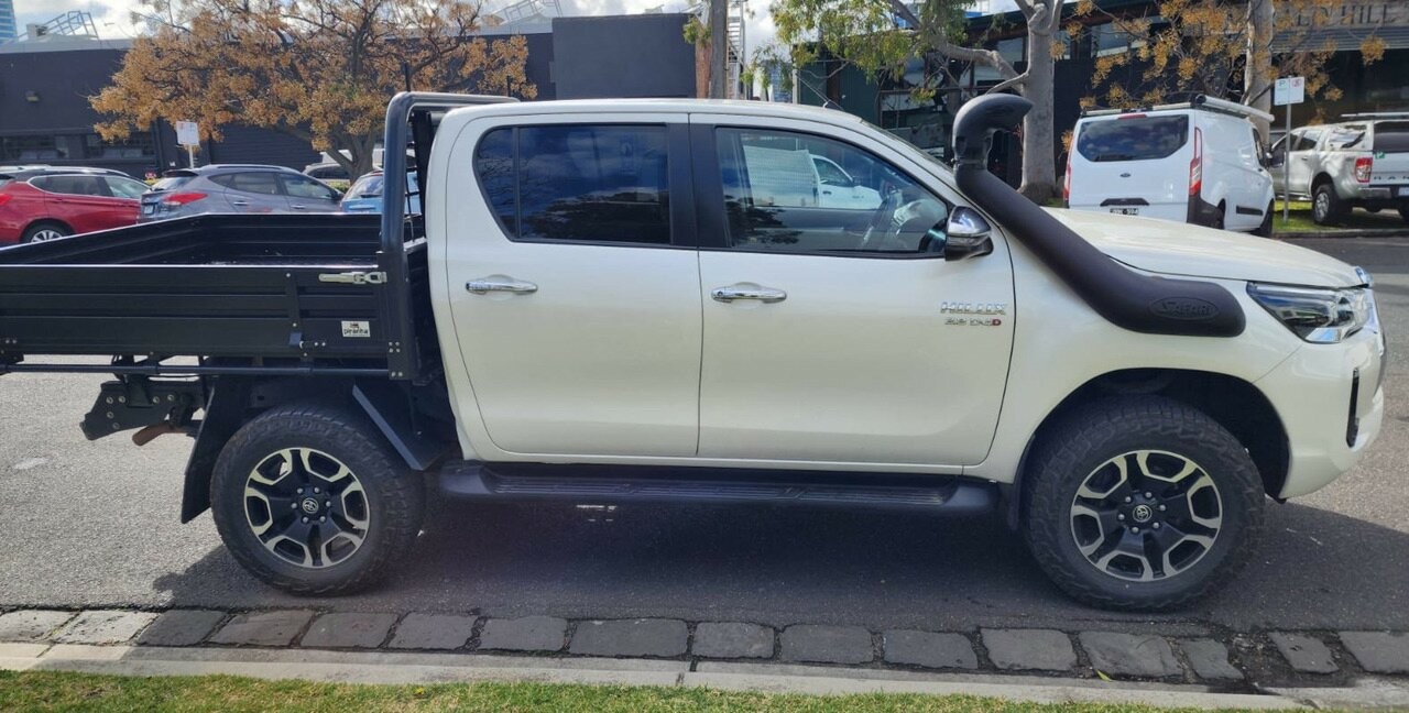 Toyota Hilux image 4