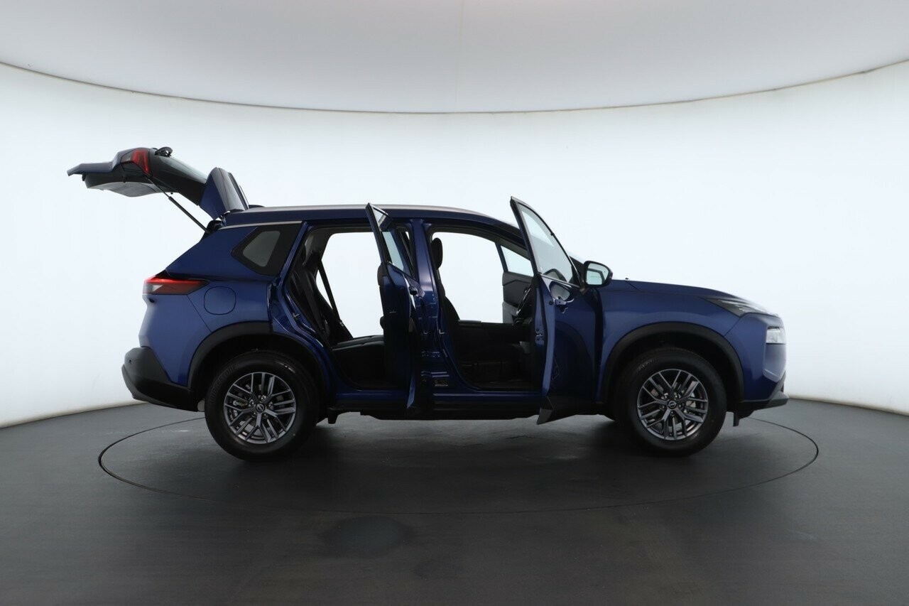 Nissan X-trail image 2