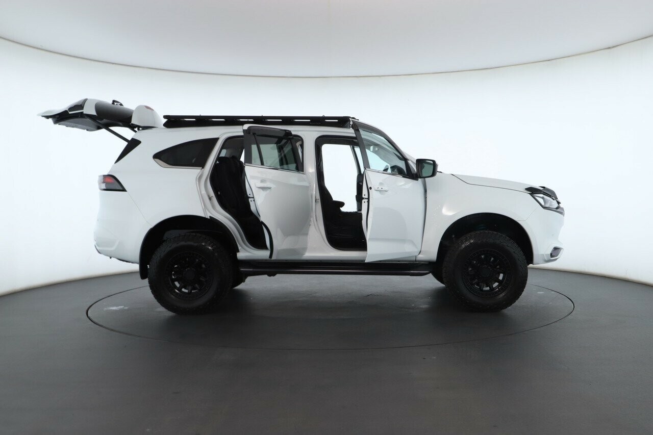 Isuzu Mu-x image 2