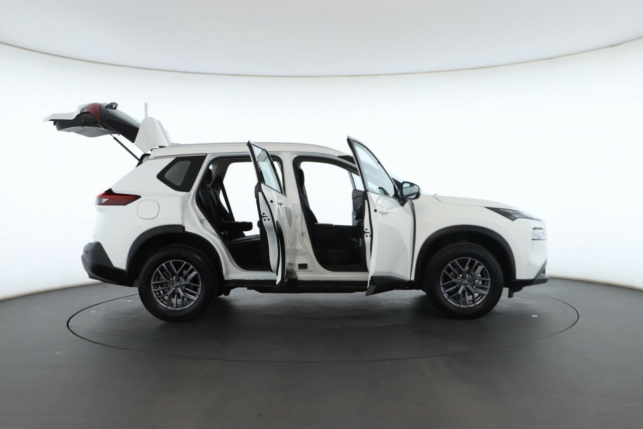 Nissan X-trail image 2