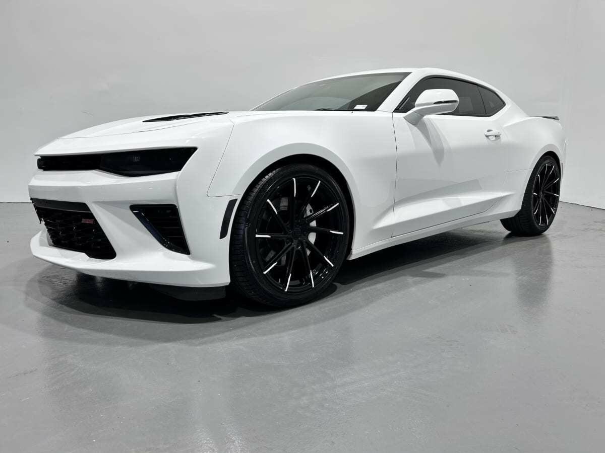 Chevrolet Camaro image 2