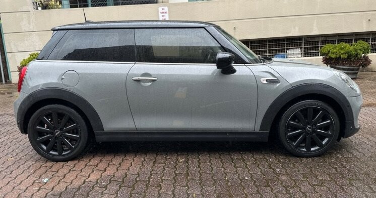 Mini Hatch image 2