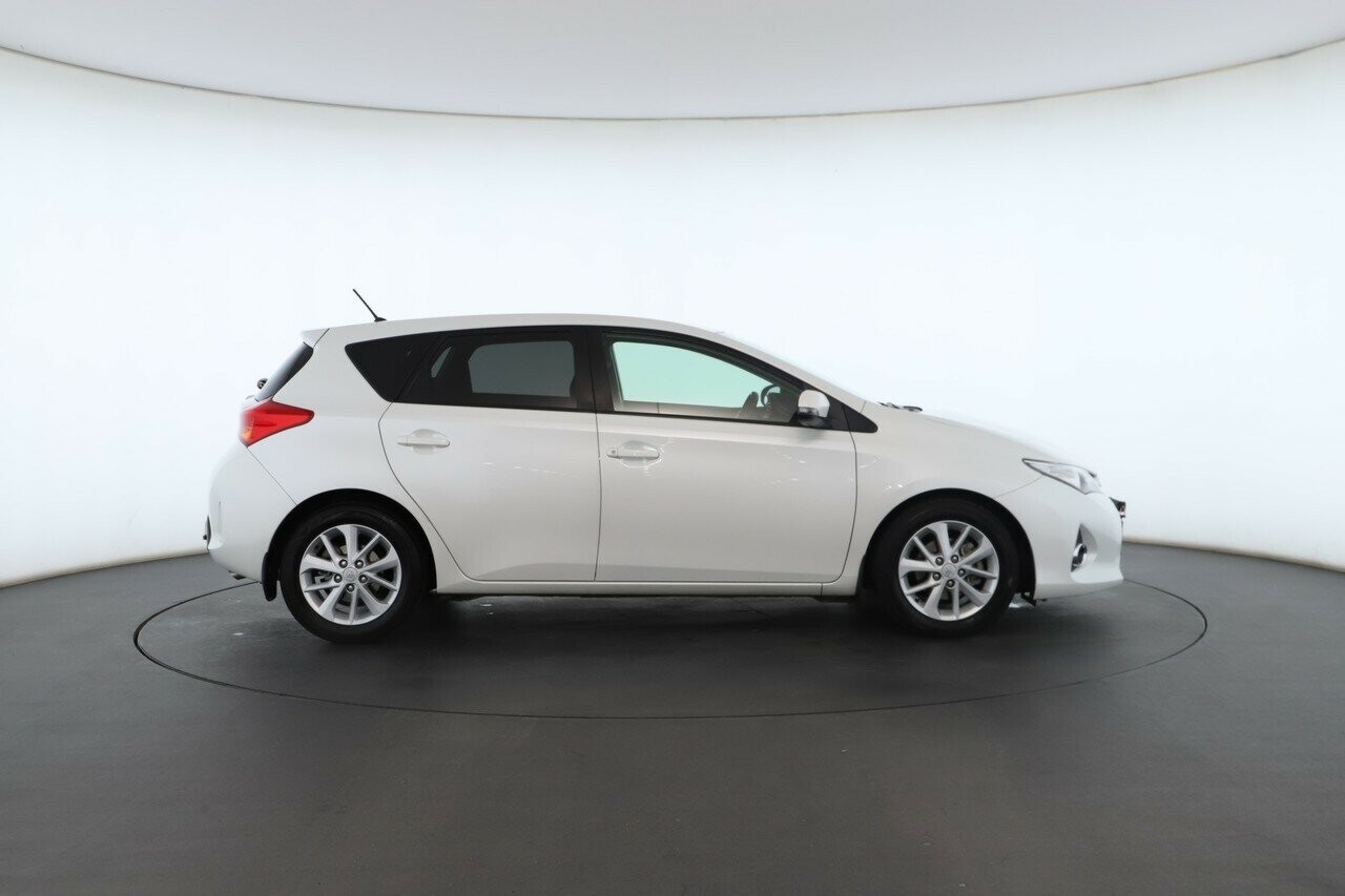 Toyota Corolla image 3