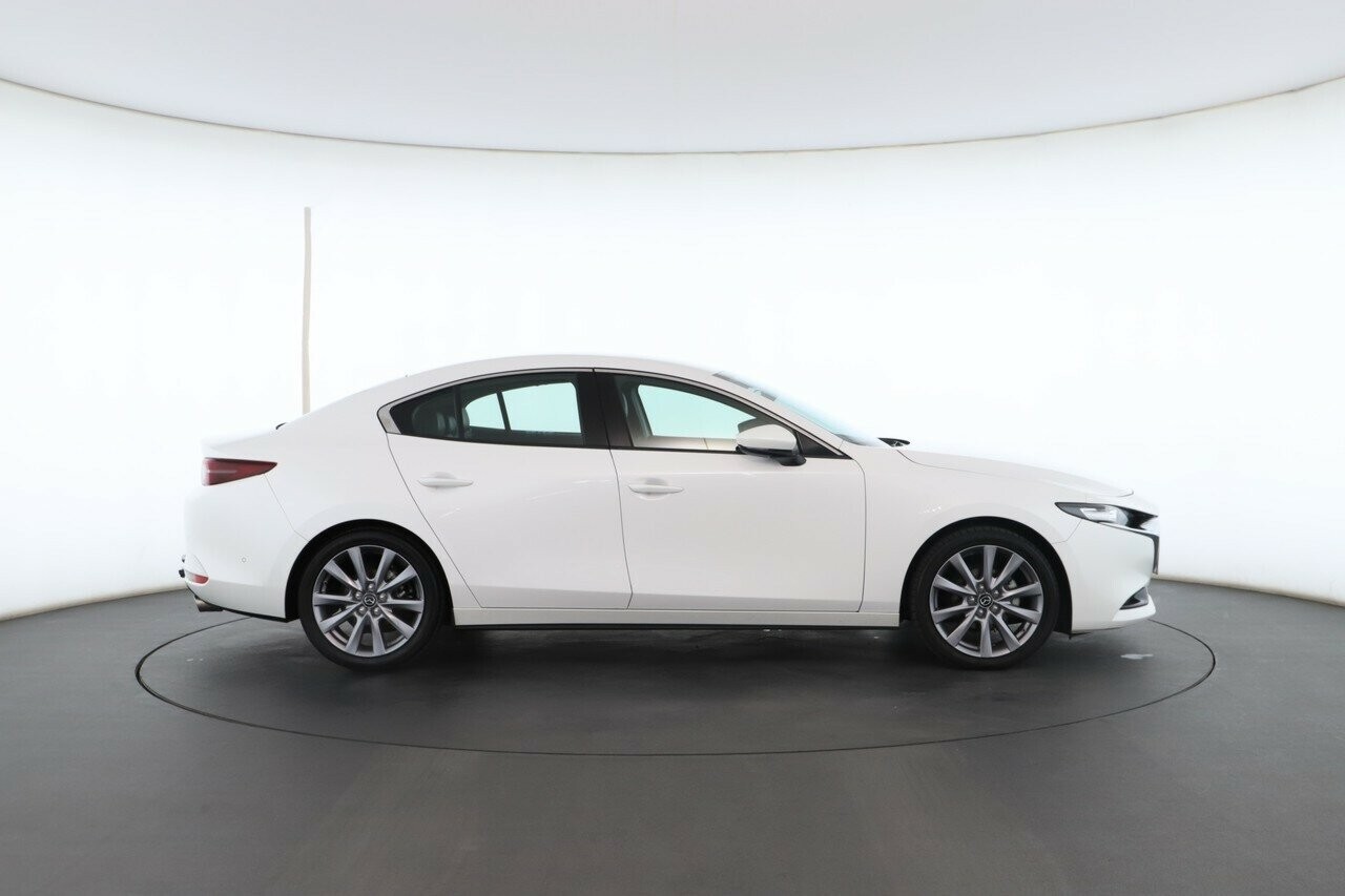 Mazda 3 image 3