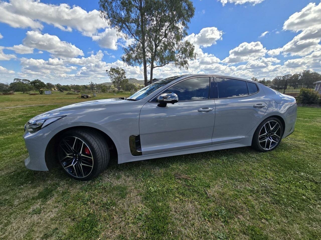 Kia Stinger image 1