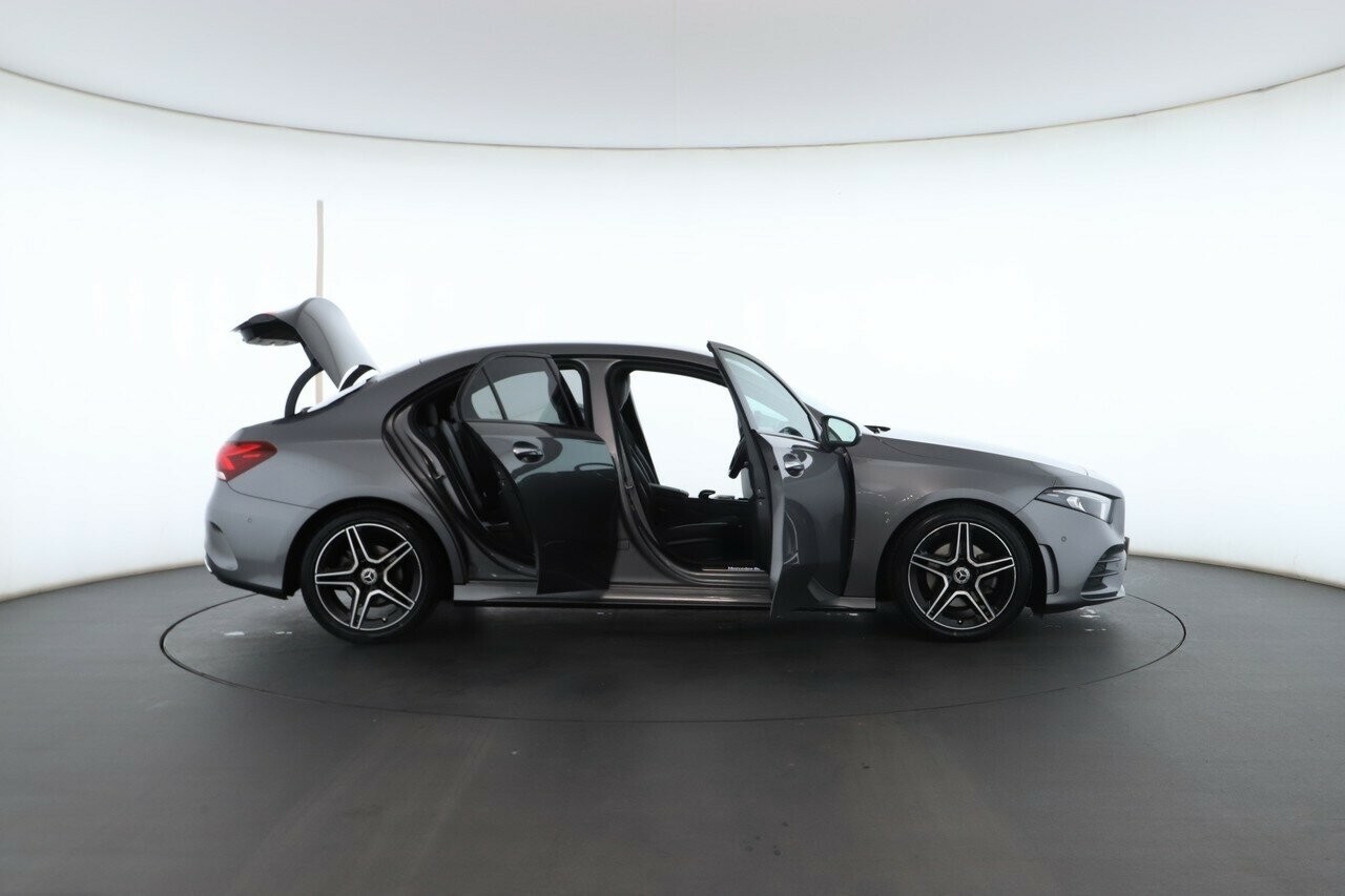 Mercedes Benz A-class image 2