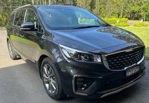 Kia Carnival image 1