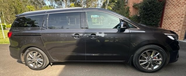 Kia Carnival image 2