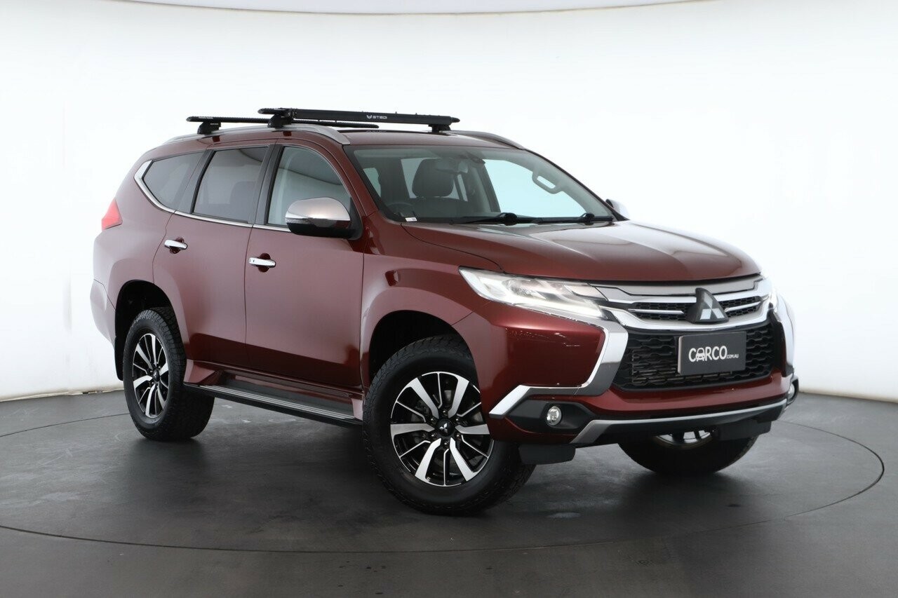 Mitsubishi Pajero Sport image 1