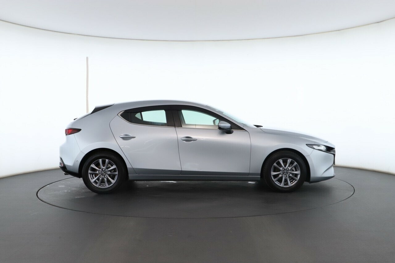 Mazda 3 image 3
