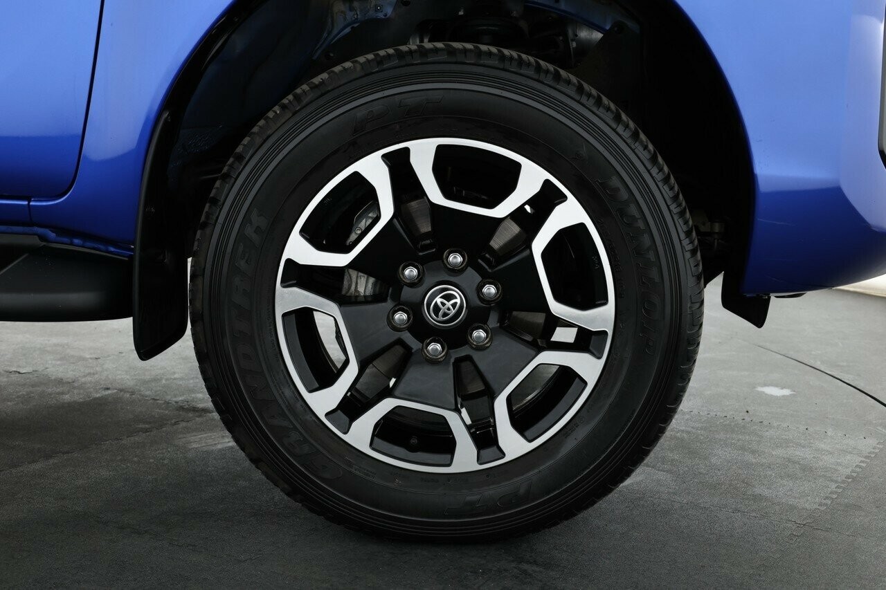 Toyota Hilux image 4