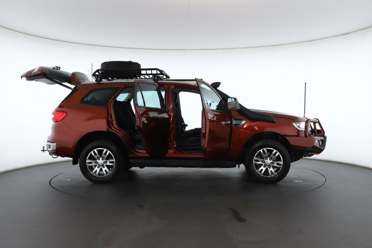 Ford Everest image 2