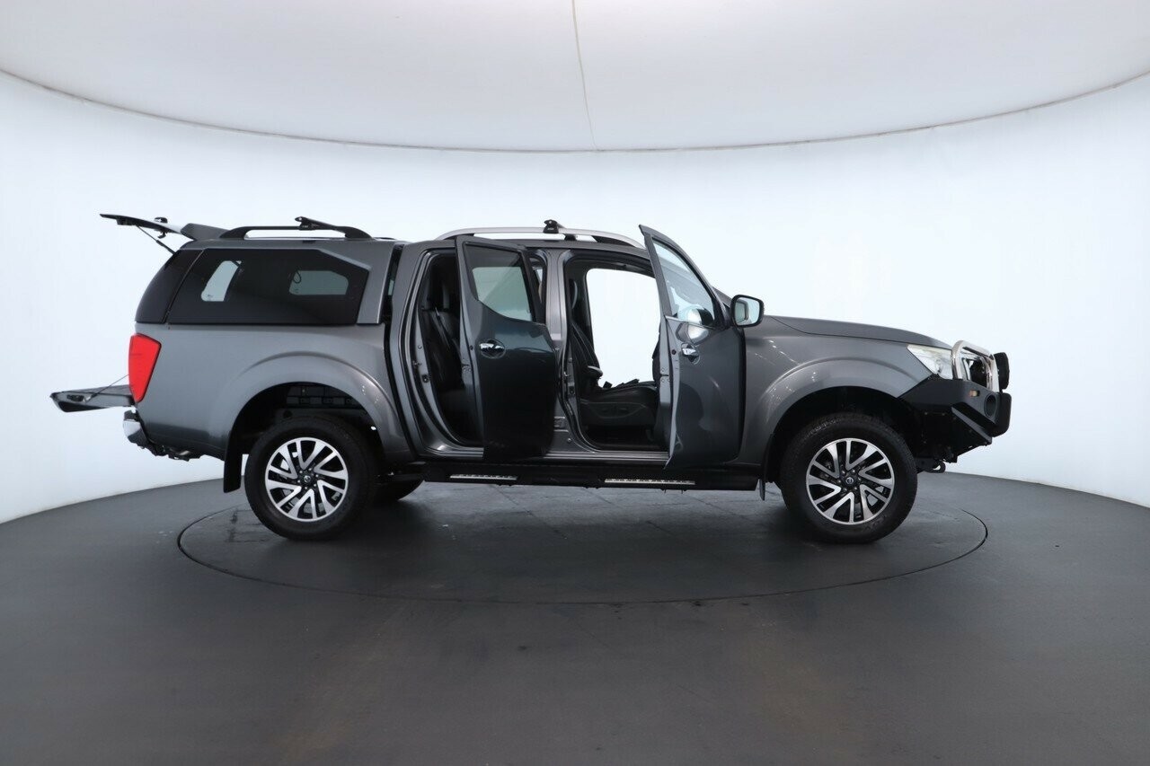 Nissan Navara image 2