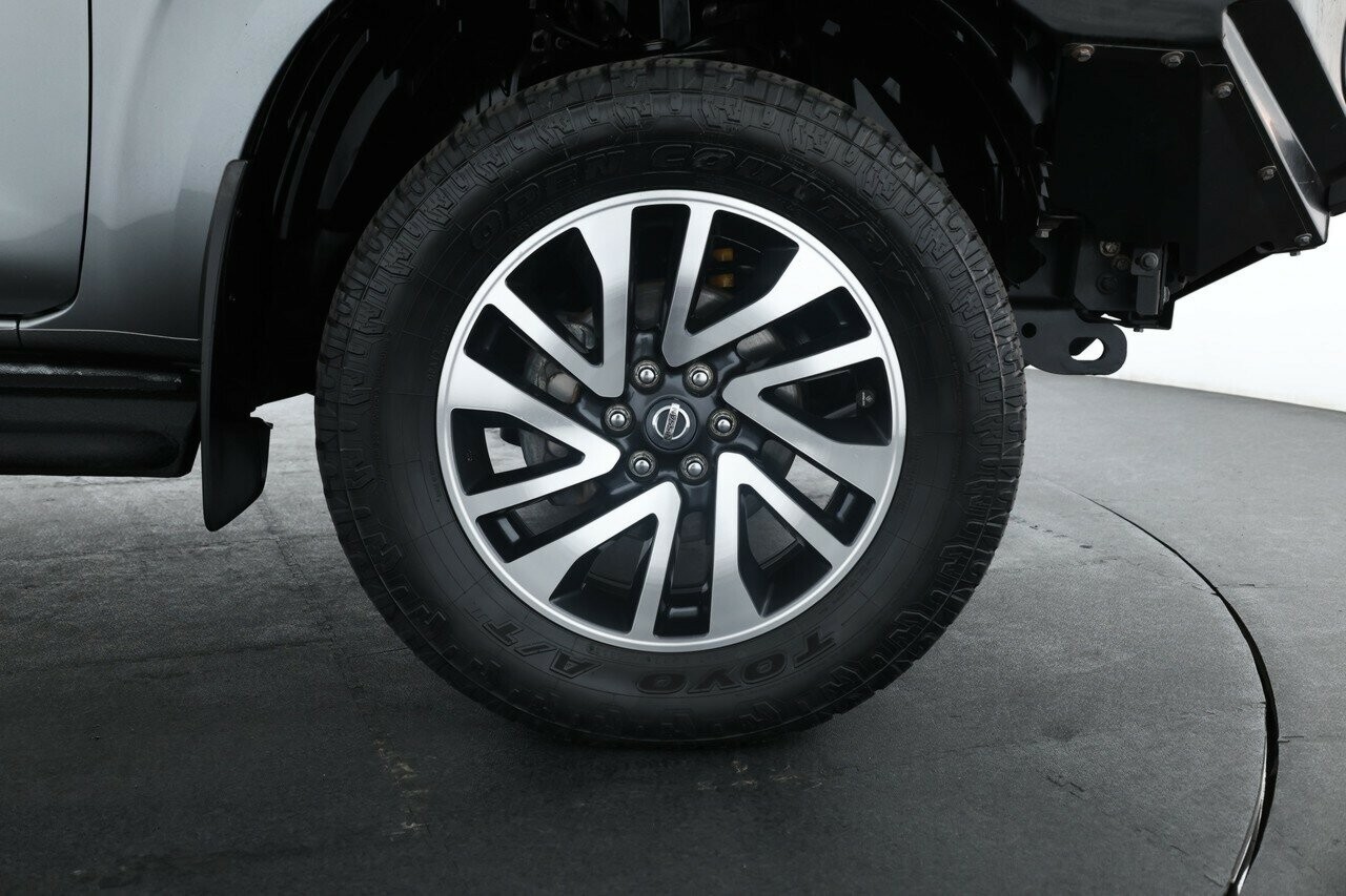 Nissan Navara image 4