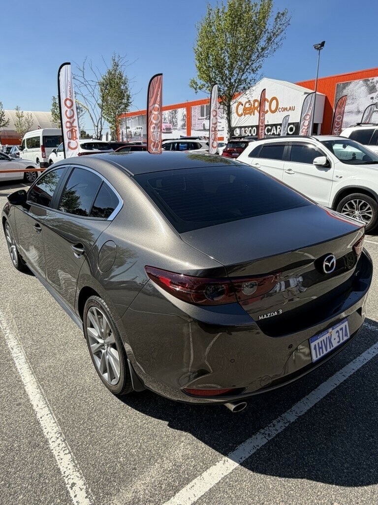 Mazda 3 image 3
