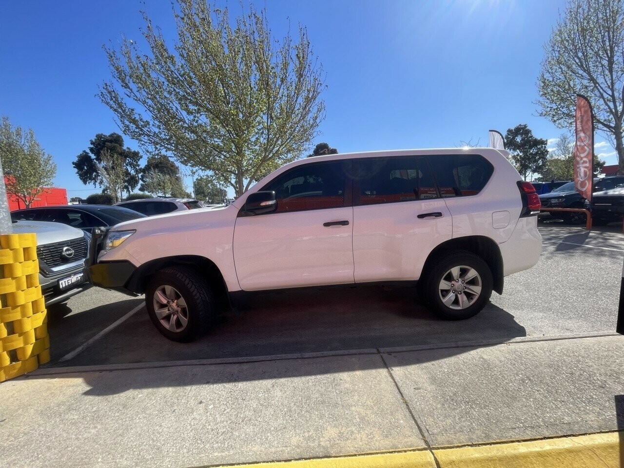 Toyota Landcruiser Prado image 2