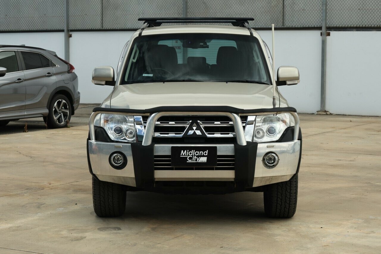 Mitsubishi Pajero image 4