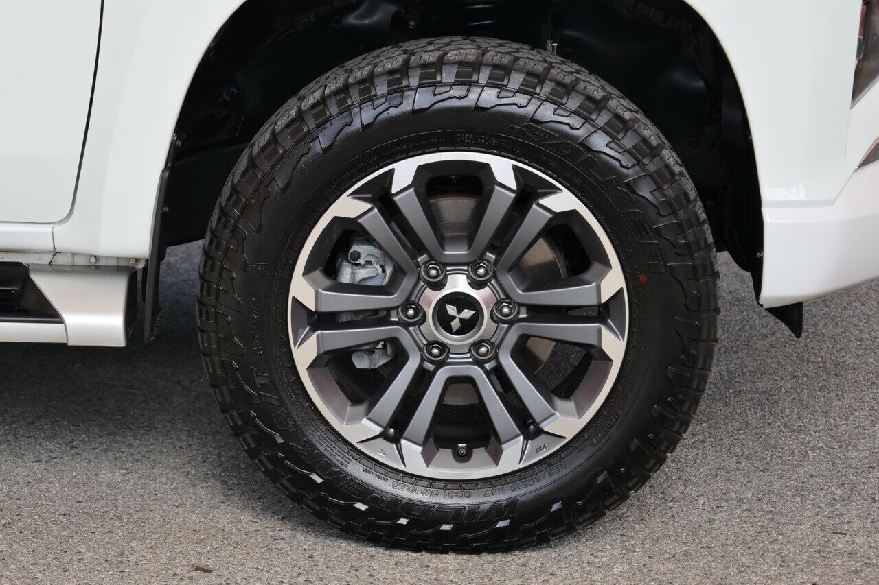 Mitsubishi Triton image 3