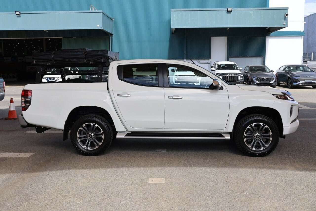 Mitsubishi Triton image 4