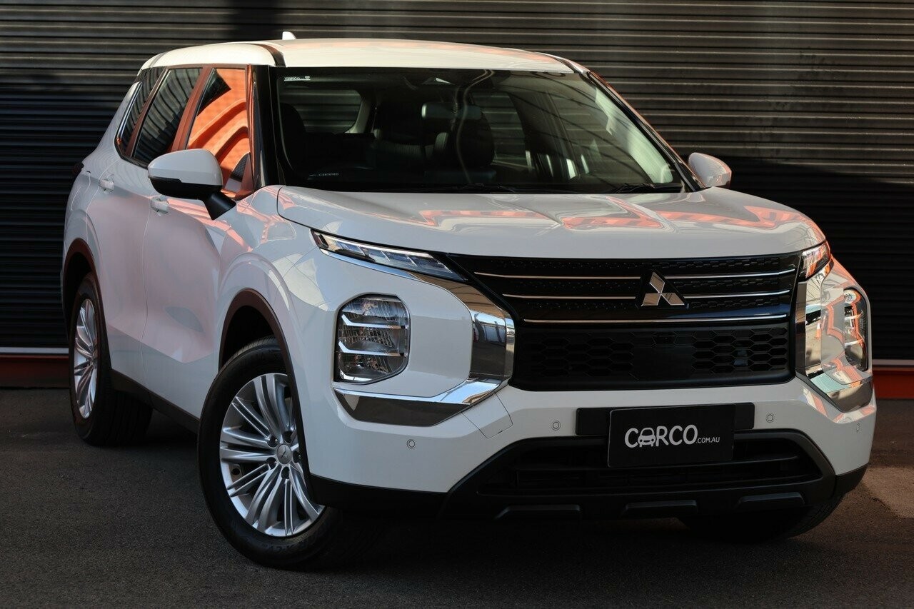 Mitsubishi Outlander image 1