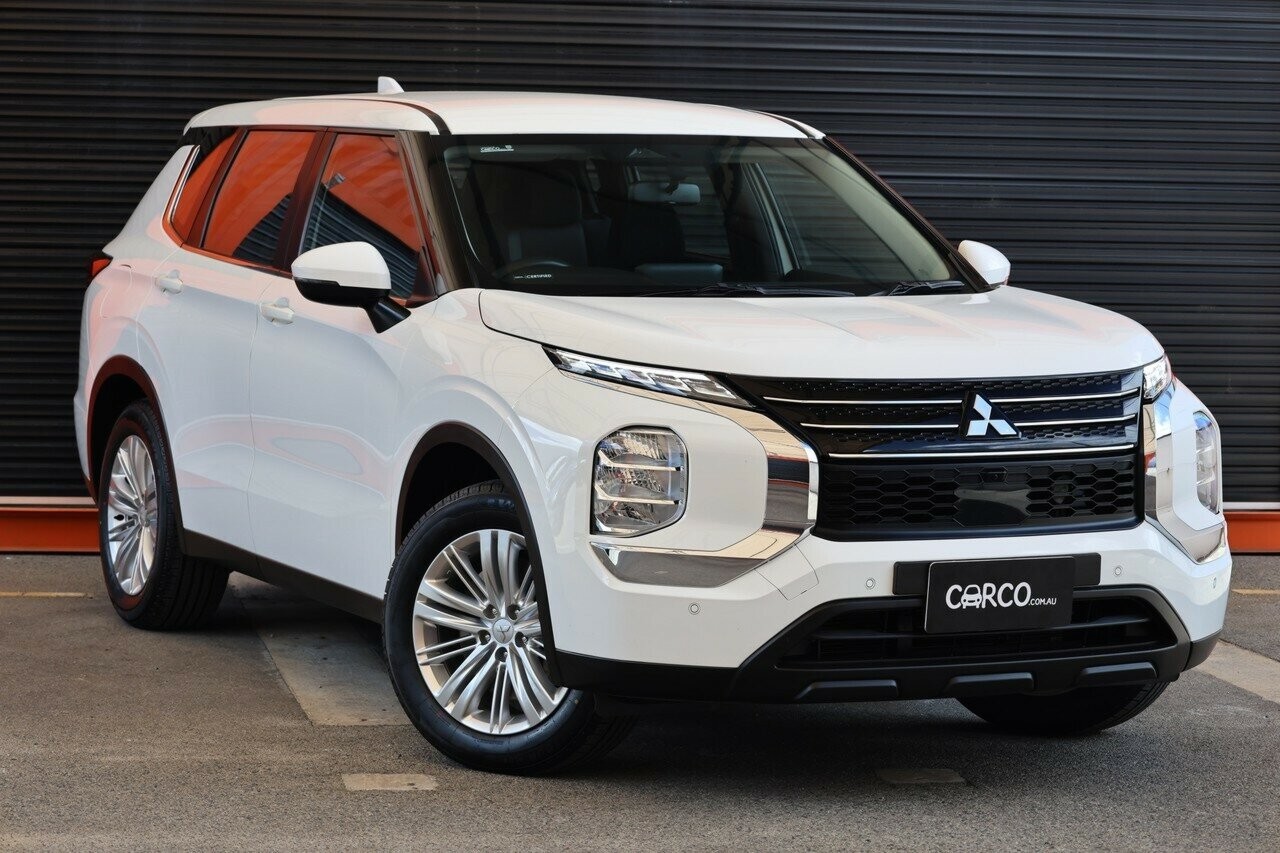 Mitsubishi Outlander image 1