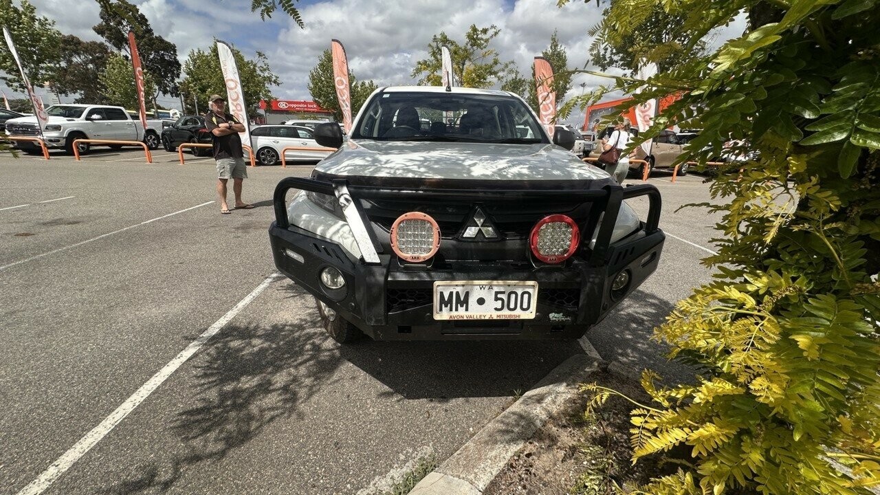 Mitsubishi Triton image 2