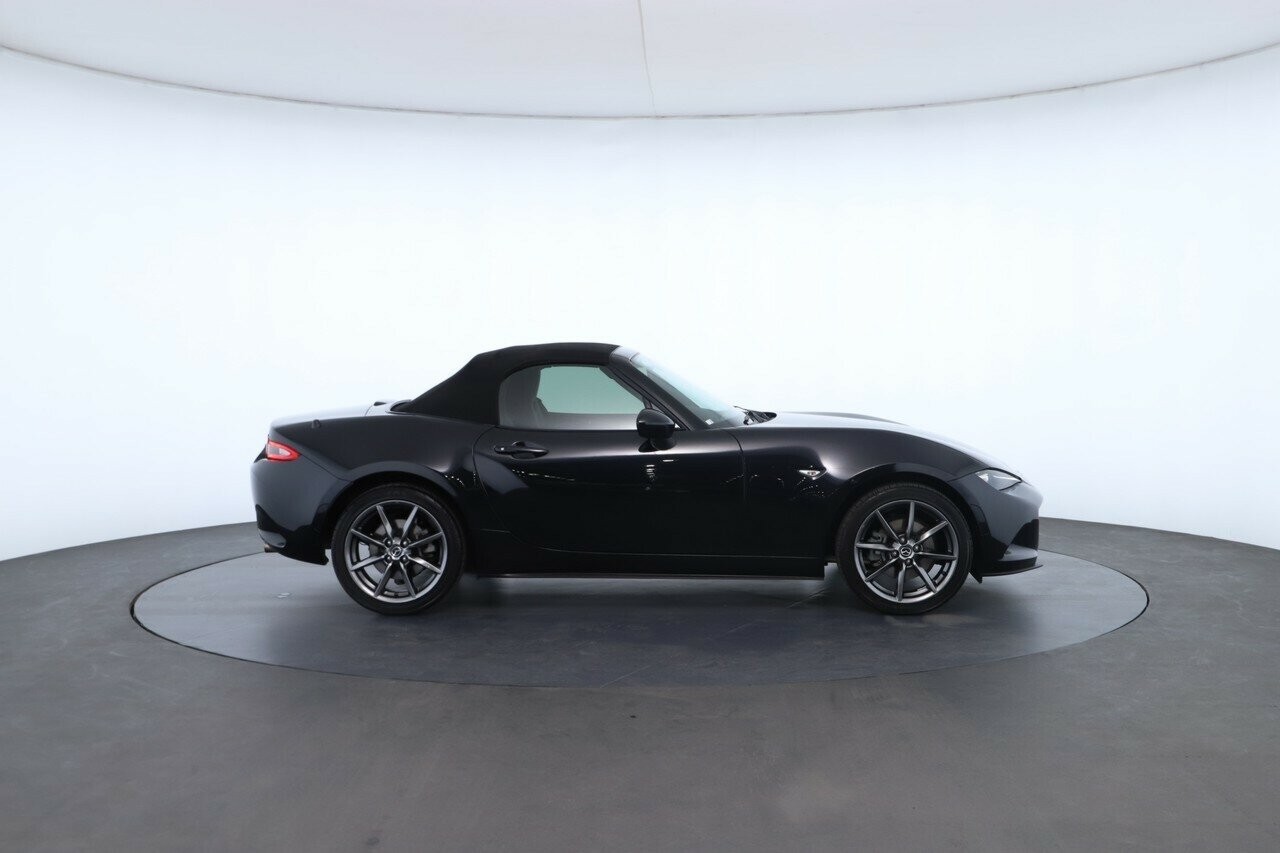 Mazda Mx-5 image 3