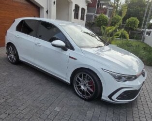 Volkswagen Golf image 1