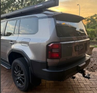 Toyota Landcruiser Prado image 4