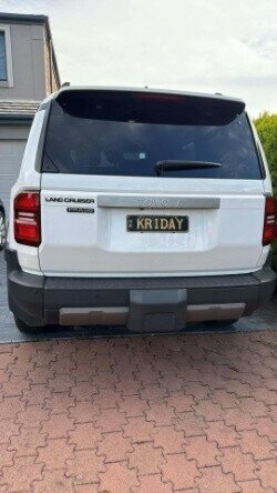 Toyota Landcruiser Prado image 2