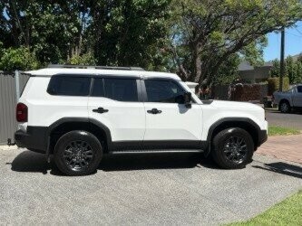 Toyota Landcruiser Prado image 4