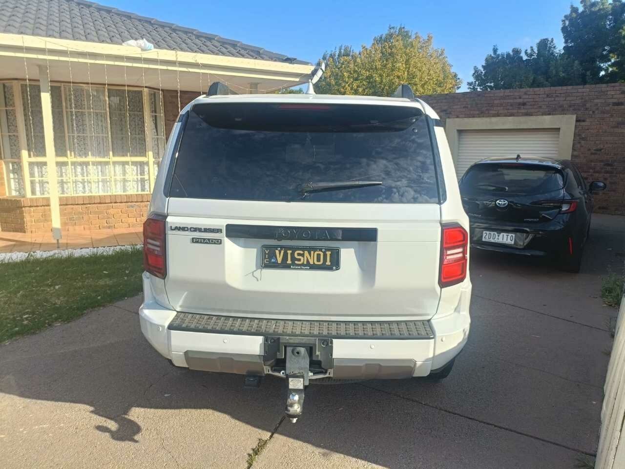 Toyota Landcruiser Prado image 3