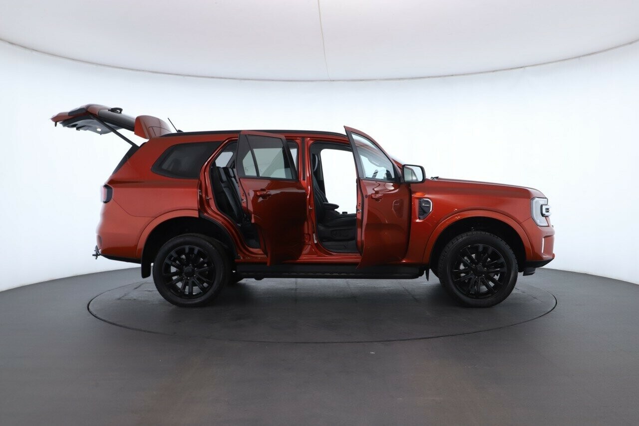 Ford Everest image 2
