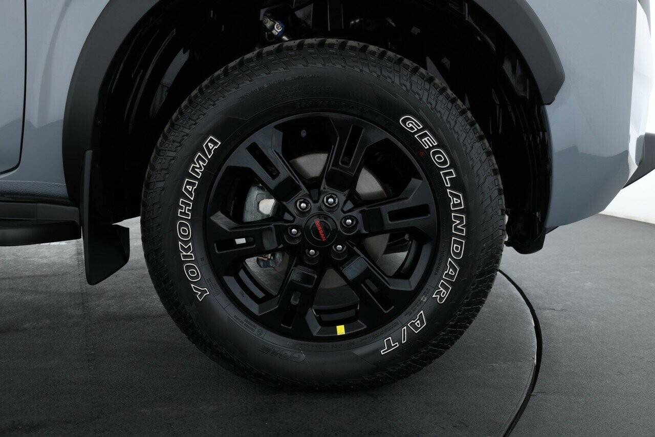 Nissan Navara image 4