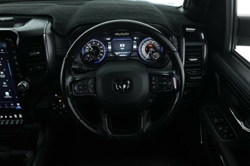 https://vehicle-cdn.autoleague.cloud/32409_61036705_22.jpg