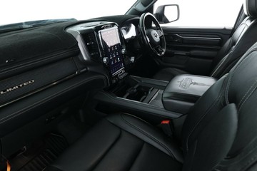 https://vehicle-cdn.autoleague.cloud/32409_61036705_34.jpg