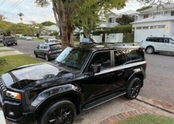 Toyota Landcruiser Prado image 2