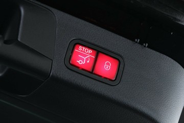 https://vehicle-cdn.autoleague.cloud/32409_61036850_17.jpg