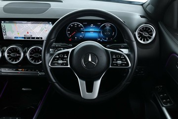 https://vehicle-cdn.autoleague.cloud/32409_61036850_23.jpg