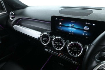 https://vehicle-cdn.autoleague.cloud/32409_61036850_25.jpg