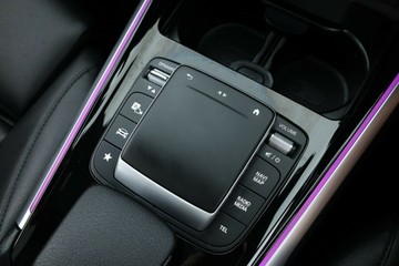 https://vehicle-cdn.autoleague.cloud/32409_61036850_29.jpg