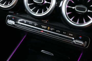 https://vehicle-cdn.autoleague.cloud/32409_61036850_30.jpg