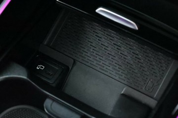 https://vehicle-cdn.autoleague.cloud/32409_61036850_31.jpg