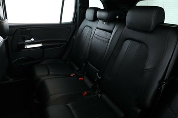 https://vehicle-cdn.autoleague.cloud/32409_61036850_36.jpg
