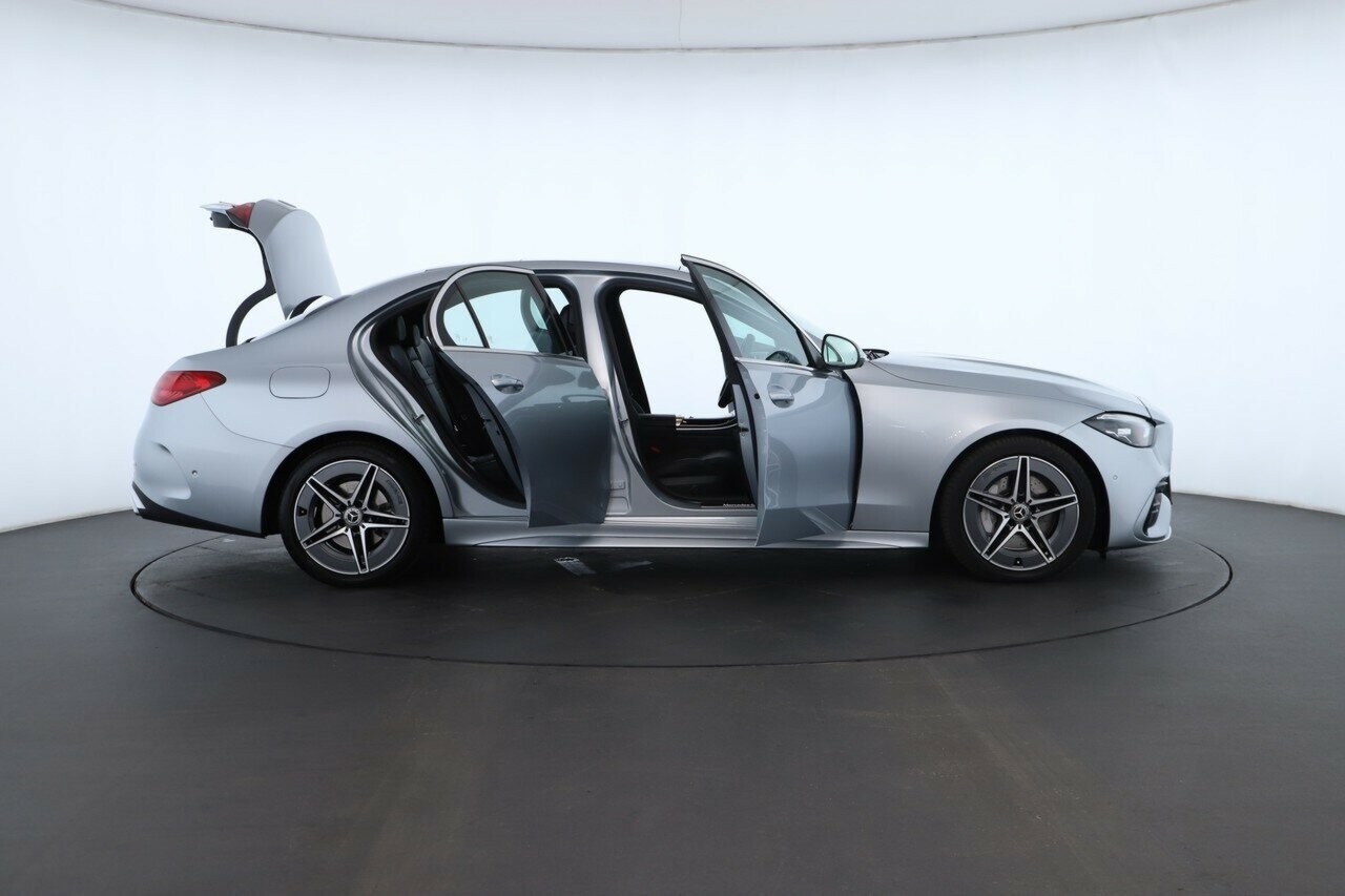 Mercedes Benz C-class image 2