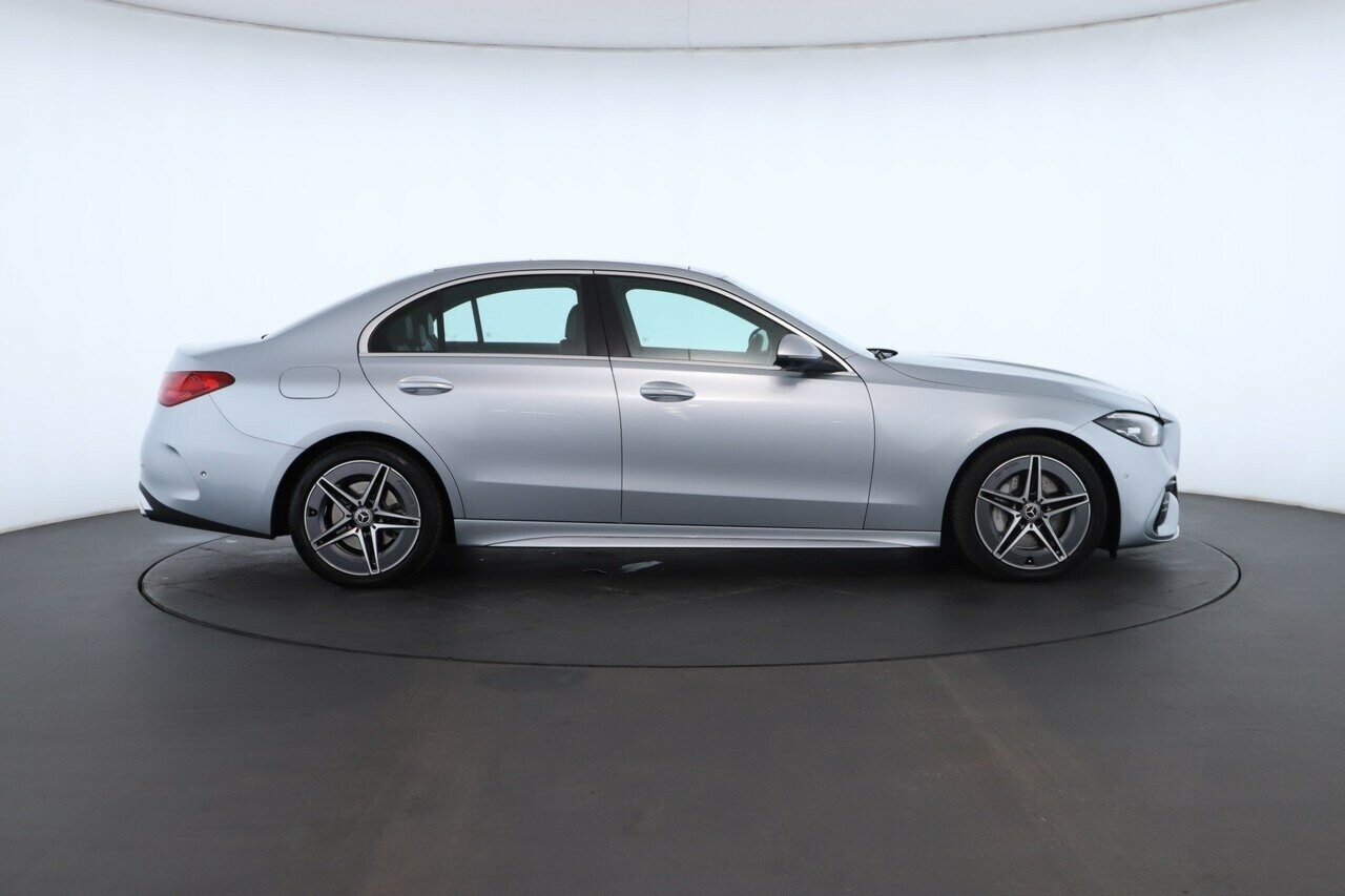 Mercedes Benz C-class image 3