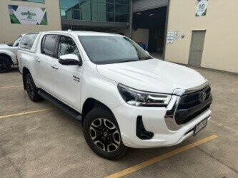 Toyota Hilux image 1